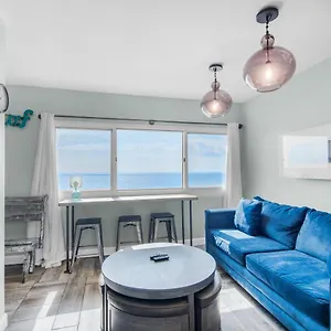 Pinnacle Port A-910 , Panama City Beach United States
